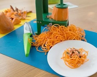 Гаджет, превращающий овощи в спагетти