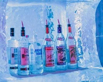Ледяной бар посреди пустыни