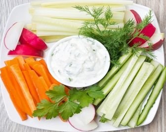 Добавление соусов к овощам делает детей более благосклонными к их вкусу